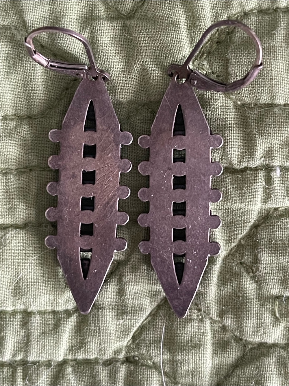 VINTAGE OLD PAWN ZUNI FLUSH NEEDLEPOINT TURQUOISE & STERLING DANGLING EARRINGS - Picture 4 of 4